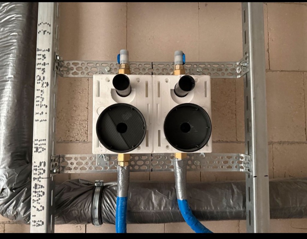 Rohrführung und Leitungen